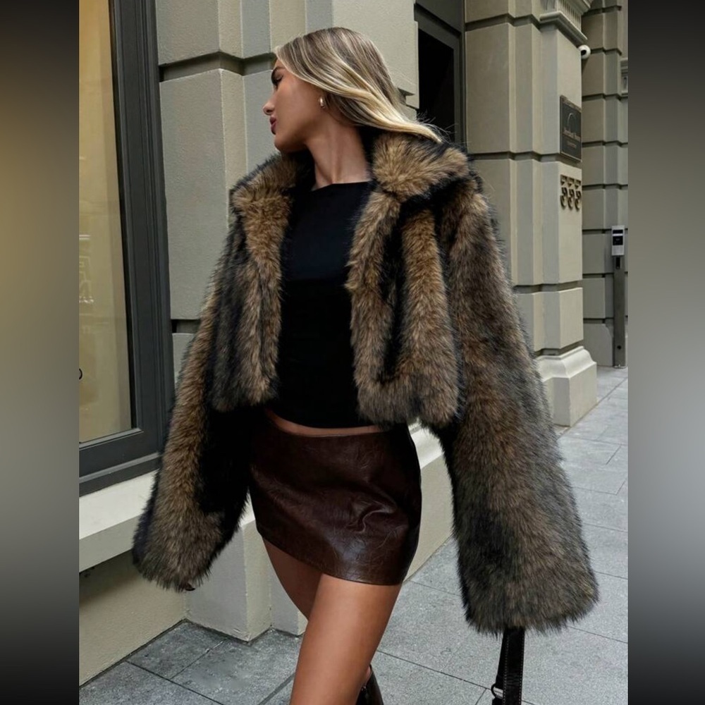 Luxurious Vintage Vegan Fur Jacket - Picture 4 of 11